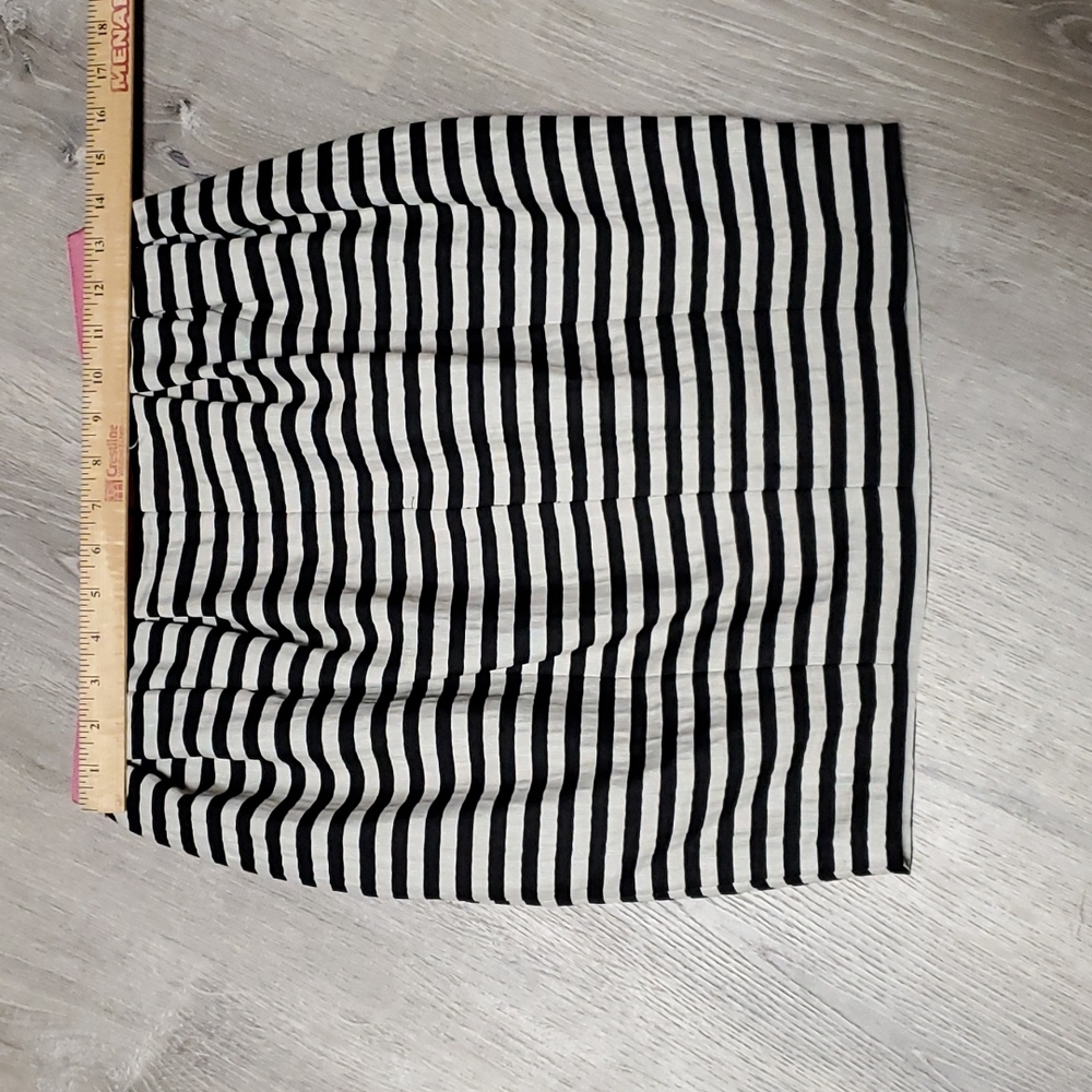 Moschino Cheap And Chic Black Striped Above Knee Bubble skirt size 6 - Picture 4 of 8